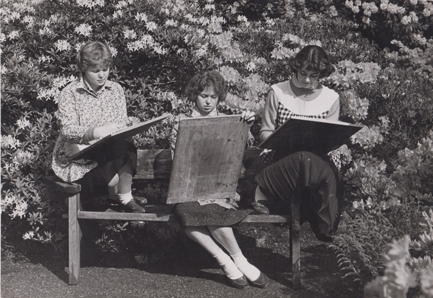Students drawing in the gardens at Wentworth, 1958.