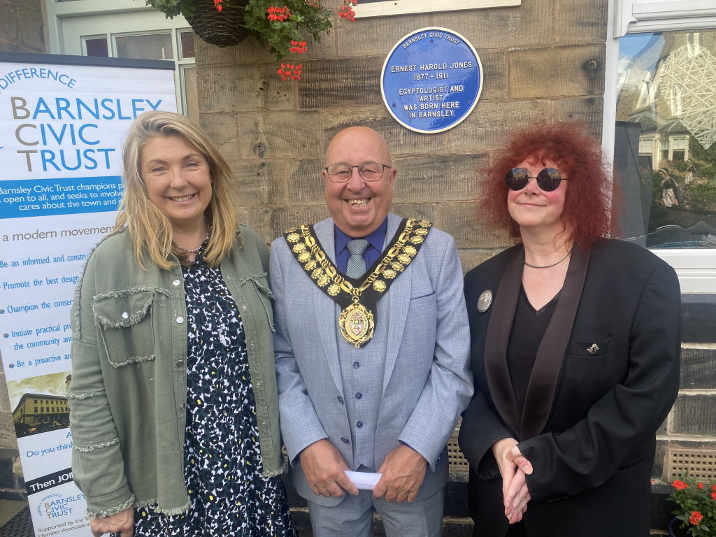 The Countess of Carnarvon, Barnsley Mayor Councillor Mick Stowe and Prof. Jo Fletcher at the unveiling of Harold Jones’ blue plaque Trust